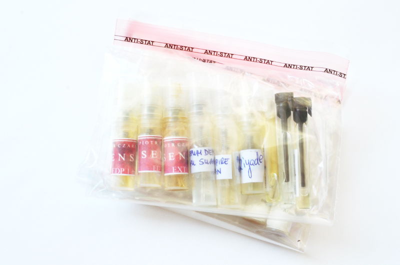 Jak przechowywać perfumy i próbki