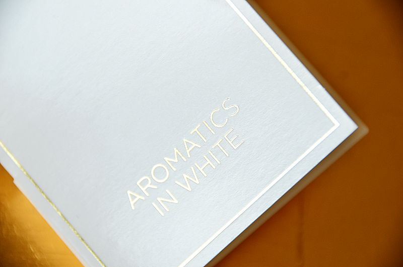 Clinique Aromatics in White • blog o perfumach Pachnące Historie